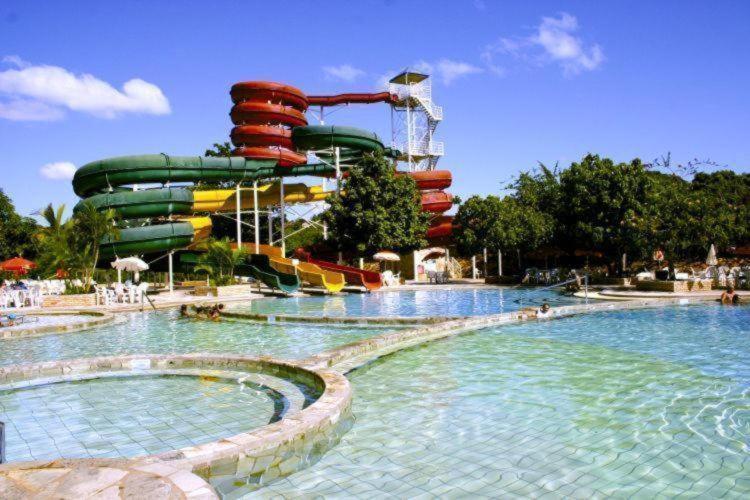 Aparthotel Piazza Diroma - Com Acesso Acqua Park Cn-Go Caldas Novas Exterior foto